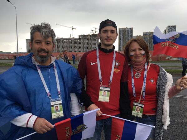 Los hinchas portugueses en Moscú Los hinchas portugueses en Moscú - Sputnik Mundo