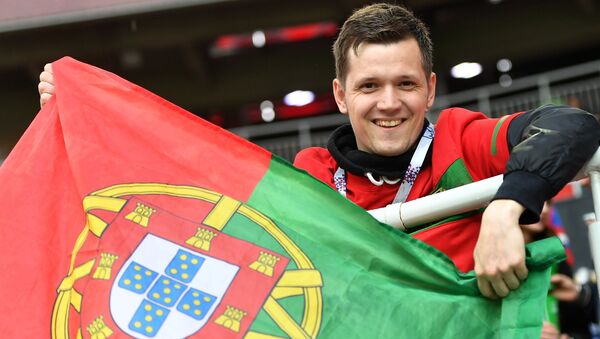 Hincha portugués en Moscú Hincha portugués en Moscú - Sputnik Mundo
