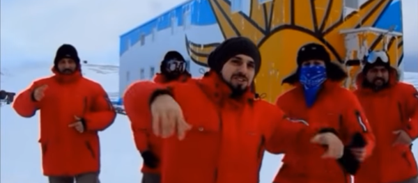Uruguayos bailan Despacito en la Antártida - Sputnik Mundo