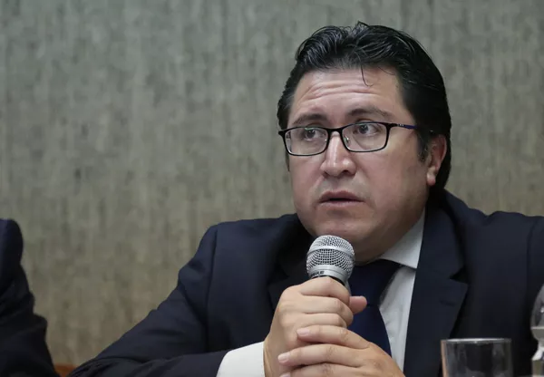 Carlos Poveda, el abogado privado de Assange en Ecuador Carlos Poveda, el abogado privado de Assange en Ecuador - Sputnik Mundo