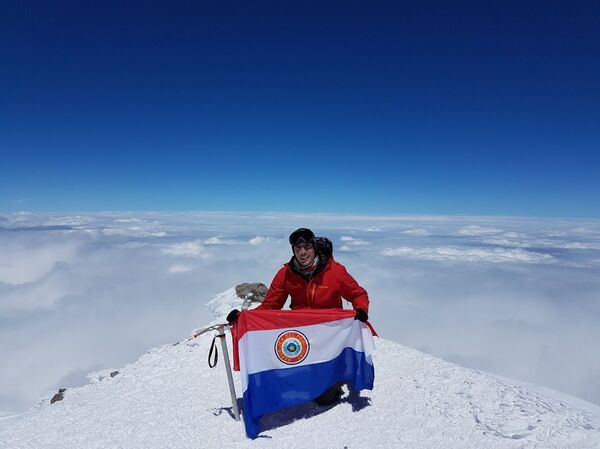 Camino Román conquista la cumbre más alta de Europa - Sputnik Mundo