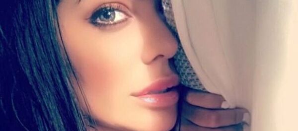 Miss BumBum promete un regalo especial a los futbolistas rusos si llegan a la final (fotos) - Sputnik Mundo