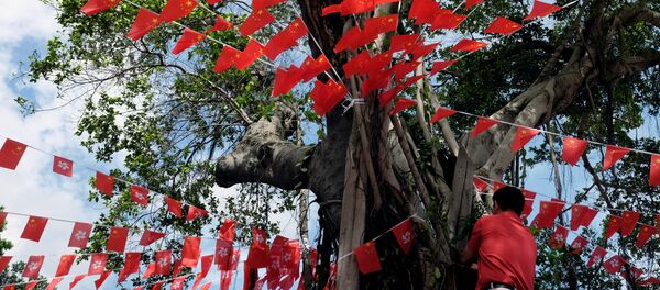Banderas de Cina y Hong Kong - Sputnik Mundo