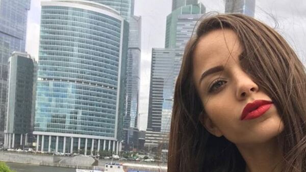 Melanie Pavola - Sputnik Mundo