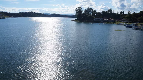 Vistas del embalse de Guatapé en Colombia (archivo) - Sputnik Mundo