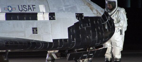 El Boeing X-37B, parte el arsenal militar de Estados Unidos en el espacio - Sputnik Mundo