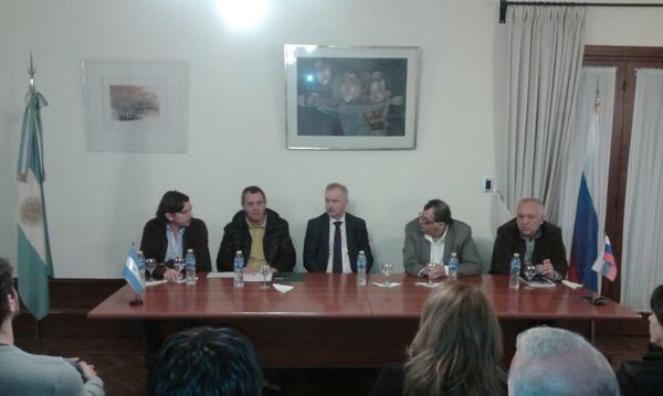 Serguei Derkach, jefe de la Representación Comercial de Rusia en Argentina, durante la presentación de productos rusos en la ciudad de Necochea - Sputnik Mundo