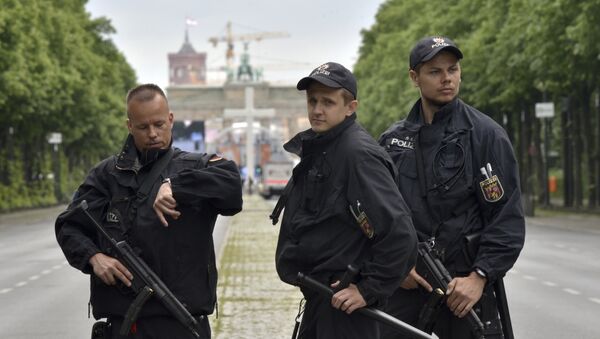 Policías en Berlín (archivo) - Sputnik Mundo