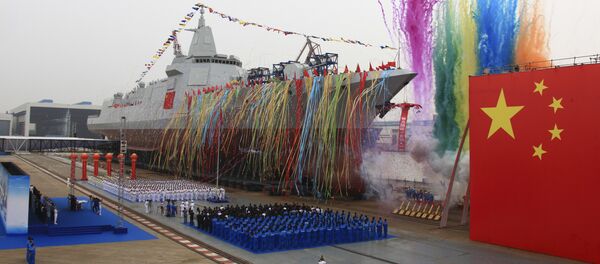 La botadura del primer crucero de misiles de fabricación china La botadura del primer crucero de misiles de fabricación china - Sputnik Mundo