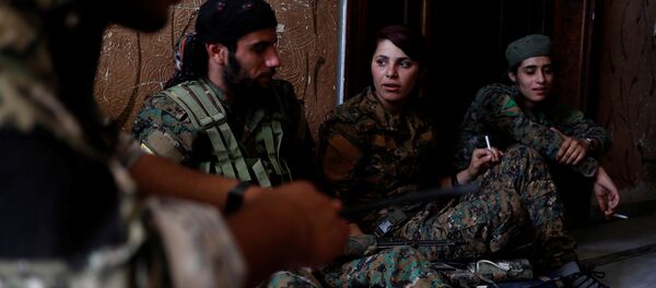 Milicianos kurdos - Sputnik Mundo