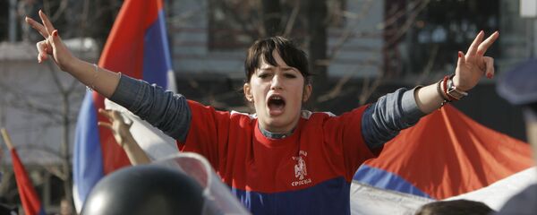 Joven de la República Srpska durante protestas contra la declaración de independencia de Kosovo. Banja Luka, 21 de febrero de 2008. - Sputnik Mundo