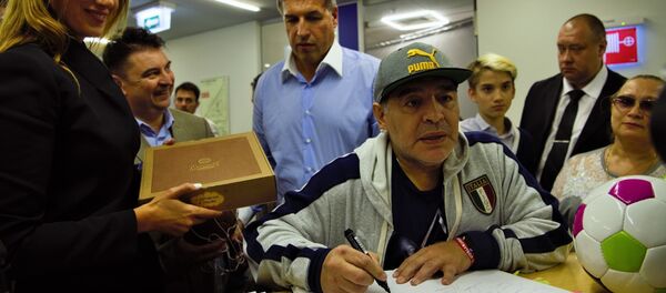 Diego Armando Maradona, exfutbolista y director técnico argentino - Sputnik Mundo