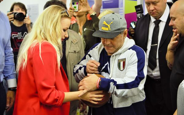 Diego Armando Maradona en Moscú, 30 de junio de 2017 - Sputnik Mundo