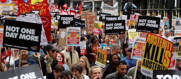 Protesta en Londres contra el Gobierno de Theresa May - Sputnik Mundo