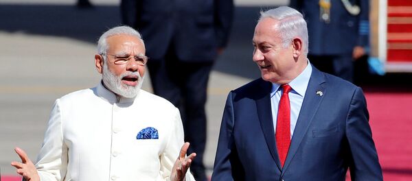 Benjamín Netanyahu, primer miniestro de Israel, y su homólogo de la India, Narendra Modi - Sputnik Mundo