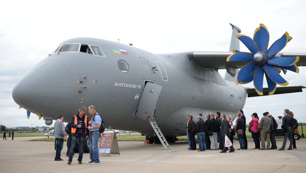 Un avión de transporte An-70 - Sputnik Mundo