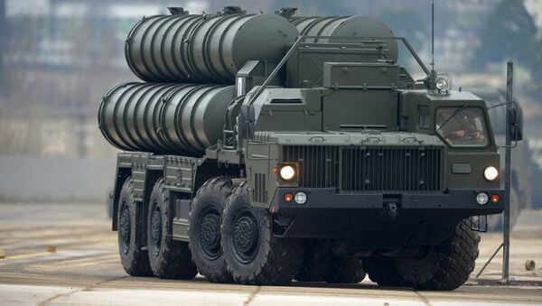 Sistema de defensa aérea ruso S-400 (imagen referencial) - Sputnik Mundo