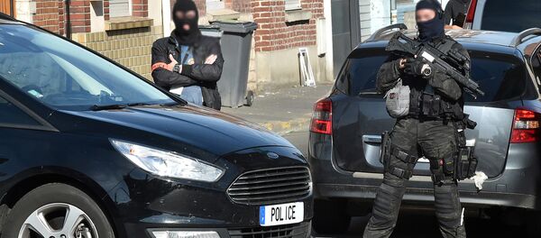 Policía de Francia en Wattignies - Sputnik Mundo
