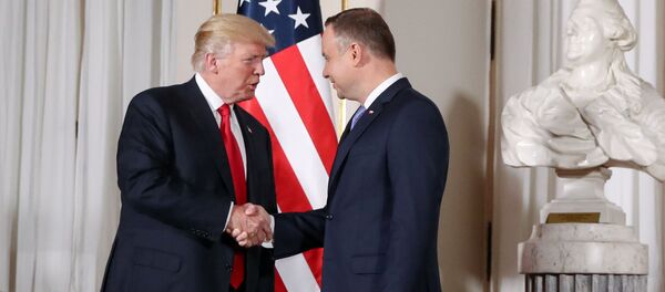 El presidente de EEUU, Donald Trump, y el presidente de Polonia, Andrzej Duda - Sputnik Mundo