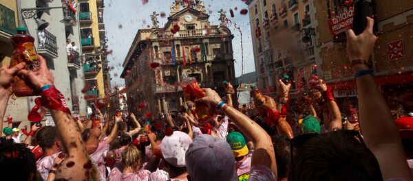 Fiesta de San Fermín an Pamplona, España - Sputnik Mundo