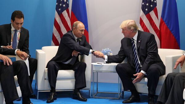 El presidente de Rusia, Vladímir Putin, y su homólogo norteamericano, Donald Trump - Sputnik Mundo