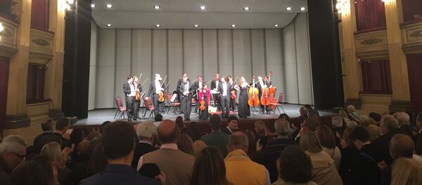 El público uruguayo aclama a la Orquesta de Cámara Rusa de San Petersburgo - Sputnik Mundo