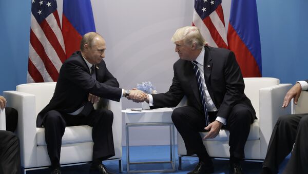 Vladímir Putin, presidente de Rusia, y Donald Trump, presidente de EEUU - Sputnik Mundo