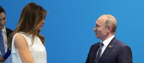 Vladímir Putin y Melania Trump - Sputnik Mundo