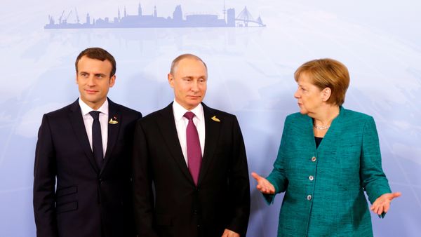 Los presidentes de Francia y Rusia, Emmanuel Macron y Vladímir Putin, y la canciller alemana, Angela Merkel Los presidentes de Francia y Rusia, Emmanuel Macron y Vladímir Putin, y la canciller alemana, Angela Merkel - Sputnik Mundo