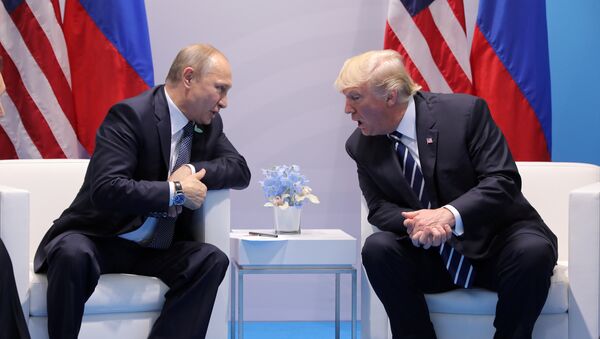 Presidente de Rusia, Vladímir Putin, y presidente de EEUU, Donald Trump (archivo) - Sputnik Mundo