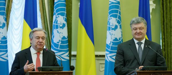 Secretario general de la ONU, António Guterres, y presidente de Ucrania Petró Poroshenko Secretario general de la ONU, António Guterres, y presidente de Ucrania Petró Poroshenko - Sputnik Mundo