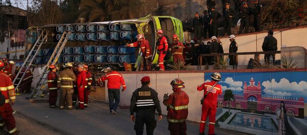 Lugar de accidente de un autobús en Perú - Sputnik Mundo