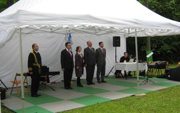 Interpretación de los himnos de Argentina y de Rusia - Sputnik Mundo