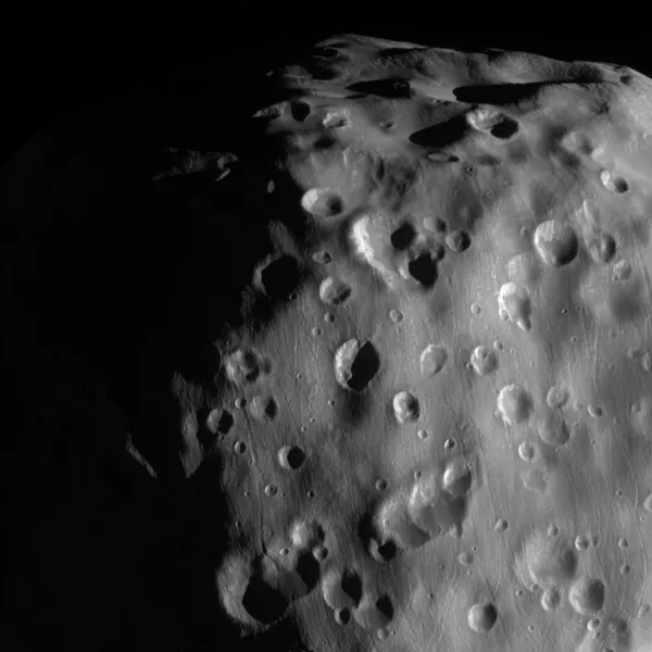 La nueva imágen de Epimeteo, una de las lunas de Saturno, registrada por Cassini La nueva imágen de Epimeteo, una de las lunas de Saturno, registrada por Cassini - Sputnik Mundo