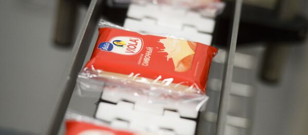 La producción del queso Viola de la empresa finlandesa Valio en Rusia - Sputnik Mundo