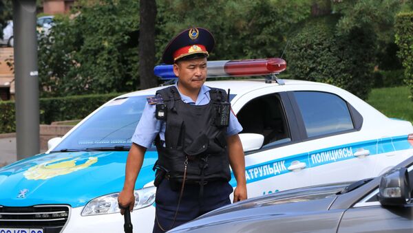 Un policía kazajo (archivo) - Sputnik Mundo