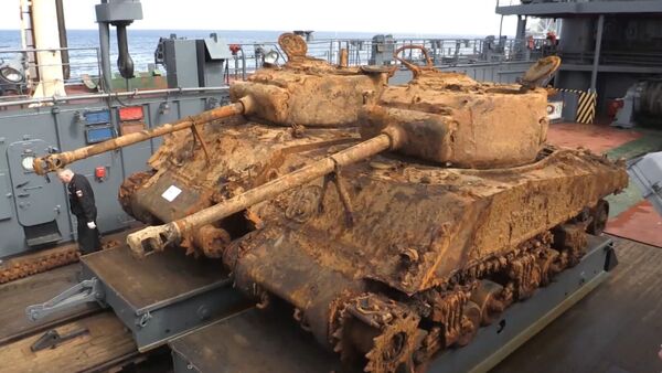 Sacan dos tanques estadounidenses de la II Guerra Mundial del fondo del mar de Barents - Sputnik Mundo
