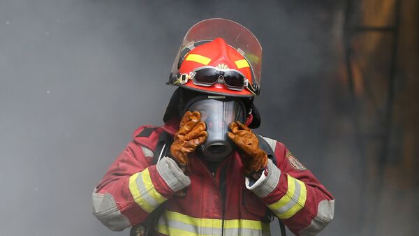 Bombero peruano - Sputnik Mundo