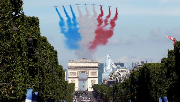 Celebración del Día de la Bastilla en Francia - Sputnik Mundo