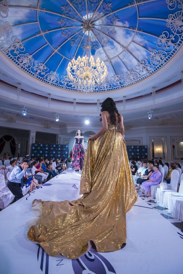 La indescriptible belleza de las mujeres de Kirguistán - Sputnik Mundo