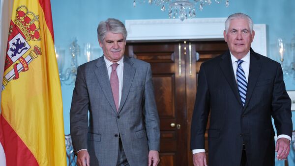 EL canciller de España, Alfonso Dastis, y el Secretario de Estado de EEUU, Rex Tillerson EL canciller de España, Alfonso Dastis, y el Secretario de Estado de EEUU, Rex Tillerson - Sputnik Mundo