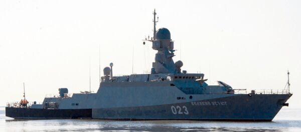 La corbeta rusa Veliki Ustiug en el mar Caspio (archivo) - Sputnik Mundo