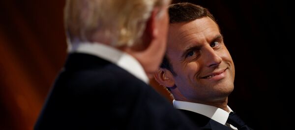 El presidente estadounidense, Donald Trump con su homólogo francés, Emmanuel Macron - Sputnik Mundo