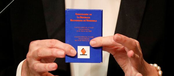 Copia de la Constitución de Venezuela Copia de la Constitución de Venezuela - Sputnik Mundo