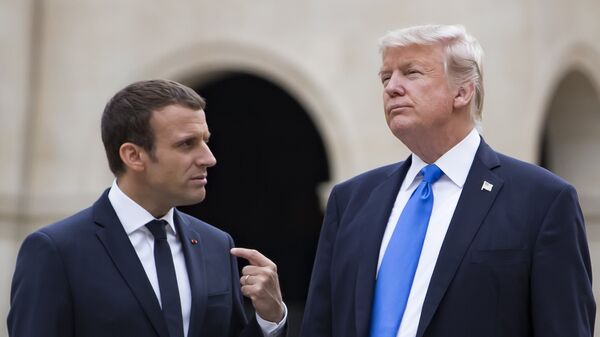 El presidente estadounidense, Donald Trump, y el mandatario francés, Emmanuel Macron - Sputnik Mundo