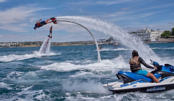 Cuando el sueño de volar se hace realidad: deportes extremos en el X Fest en Crimea - Sputnik Mundo
