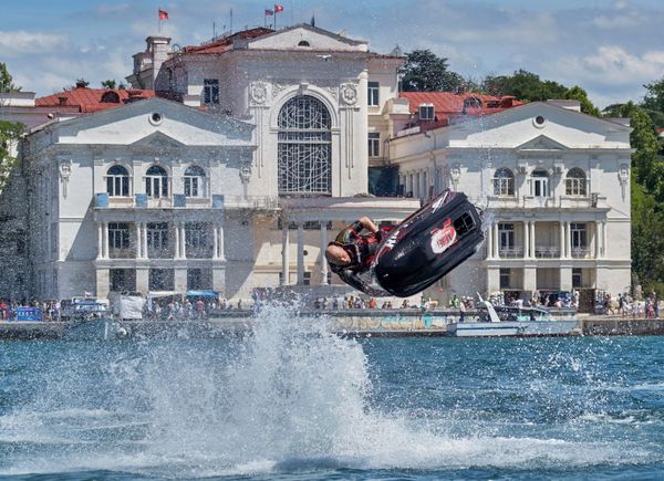 Cuando el sueño de volar se hace realidad: deportes extremos en el X Fest en Crimea - Sputnik Mundo