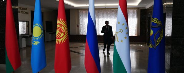 Las banderas de los países de la Organización del Tratado de Seguridad Colectiva (OTSC) - Sputnik Mundo