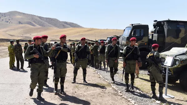 Los militares tayikos (archivo) - Sputnik Mundo