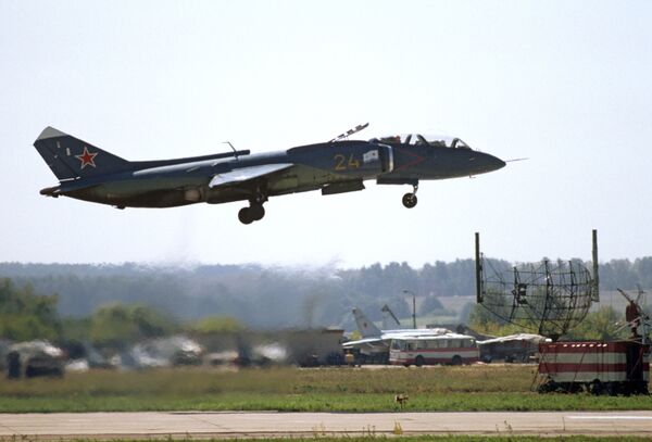 Avión de despegue vertical soviético Yak-38 - Sputnik Mundo